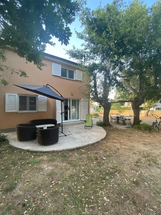 Holiday Home Vaitiare Пинезичи